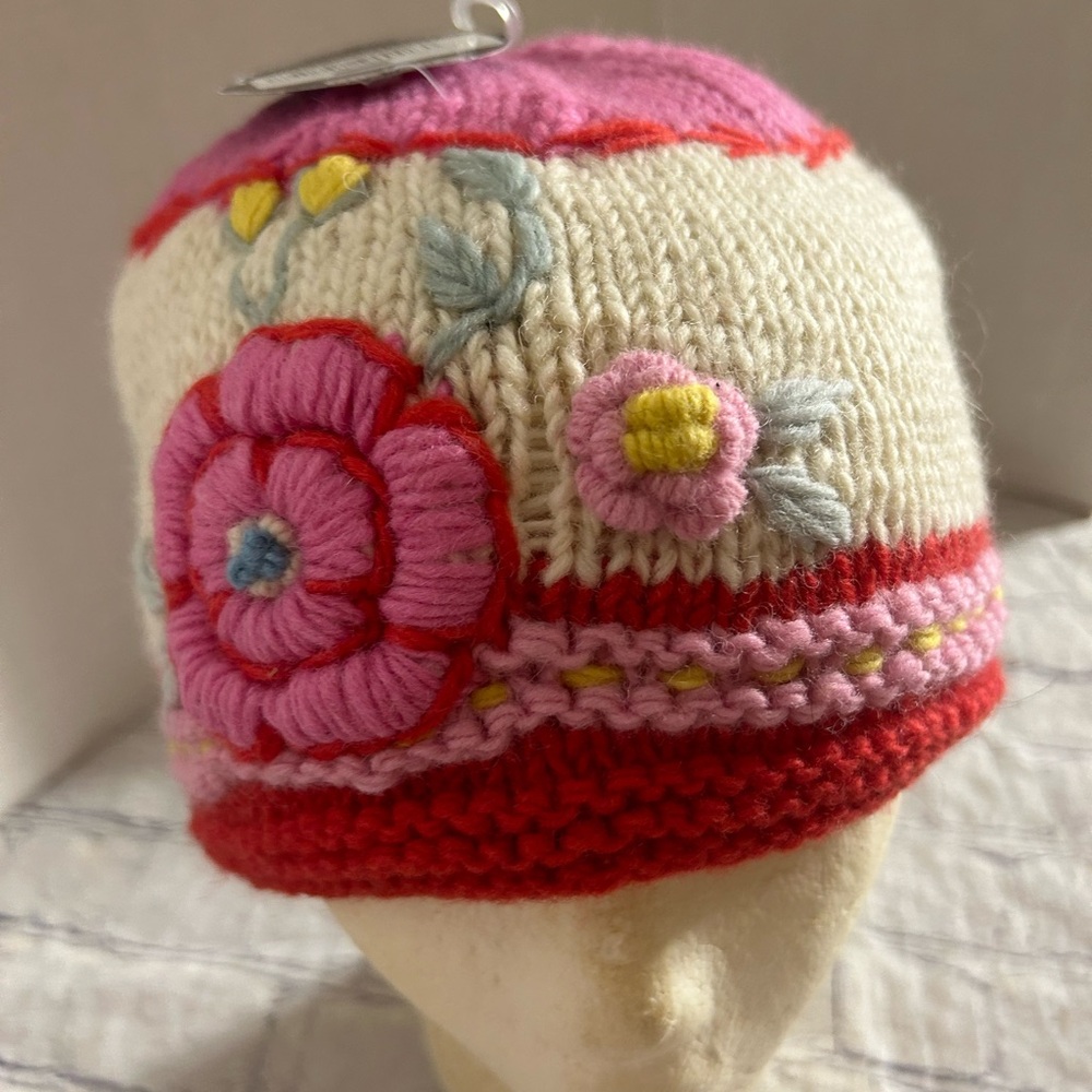 TRIMDIN 100% WOOL MADE IN NEPAL WOMEN’S HAND KNIT ARTISAN FLOWERS BEANIE